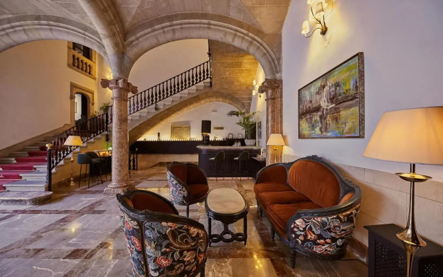 Hotel Born