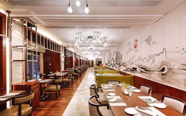 Maison New Century Hotel