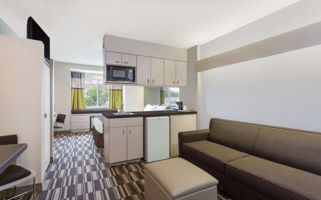 Microtel Inn & Suites by Wyndham Richmond Airport