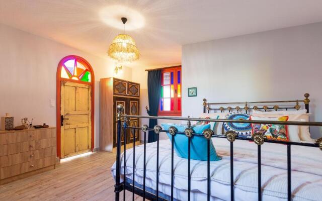 Anda Beach Bistro & Rooms