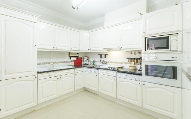 Villa Maia (AL) in Corroios