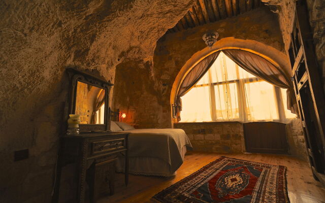 Anitya Cave House