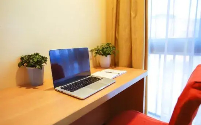 Home Inn (Shanghai Changxing Island Fenghuang Street)