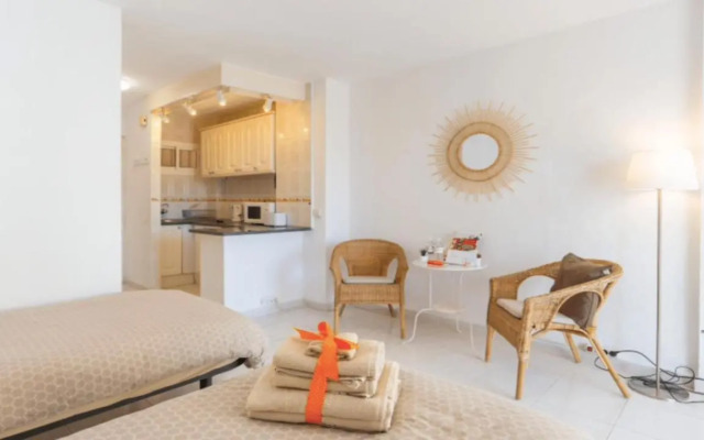 797 Holiday Rentals- Luminoso estudio en Arroyo de la Miel