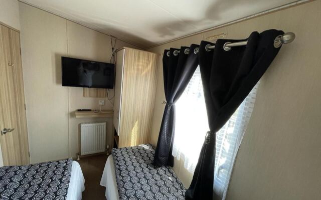 Holiday Park Caravan Fluffy in Harts Holiday Park