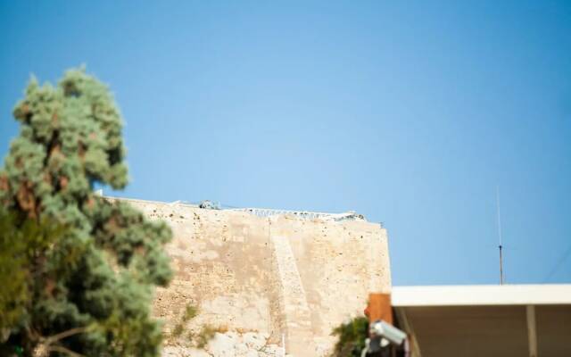 Stylish Flat Under Acropolis