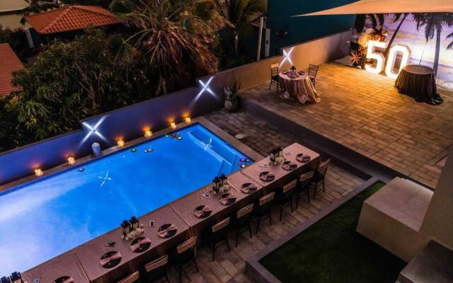 Private Estate with Pool 10bed/6baths