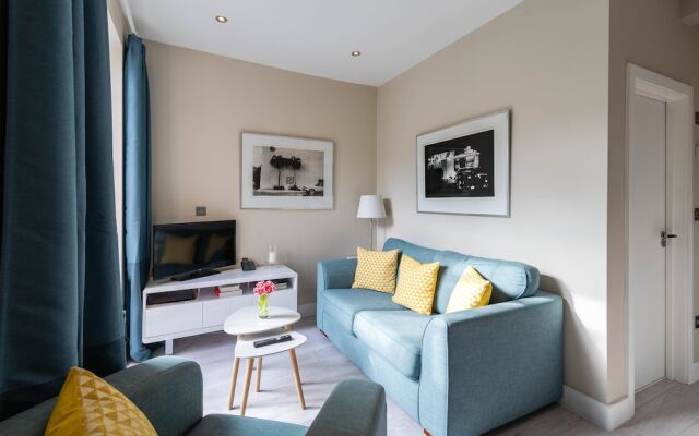 Stylish Fulham Home close to the River Thames