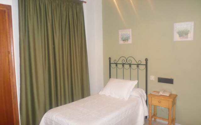 Hostal Restaurante Lujuan