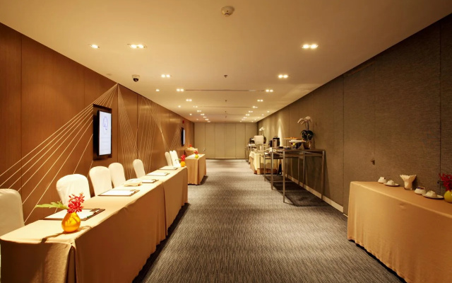 Centara Watergate Pavilion  Bangkok