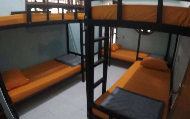 Dhika Adventure - Hostel