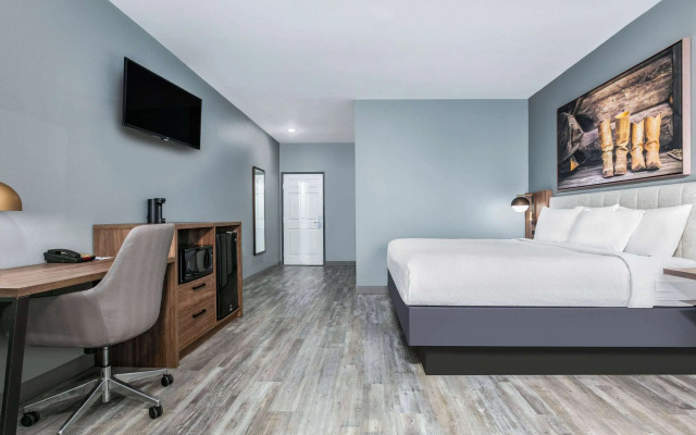 La Quinta Inn & Suites by Wyndham Decatur