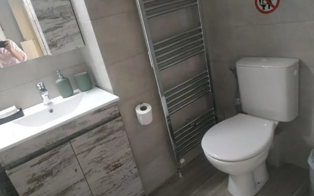 Athens View Apartment Near Metro Station Agia Marina