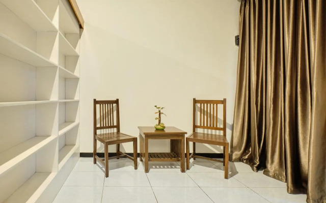 OYO 2519 Mayang Garini