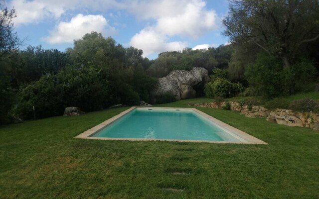 Impeccable 6-bed Villa in Luogosanto