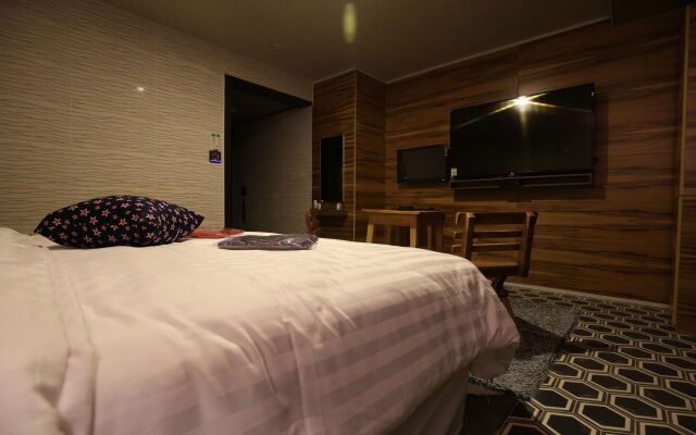 Lost City Z Hotel