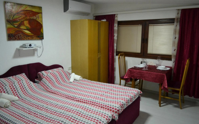 Honey Home by KOSTOSKI INN