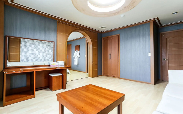 Donghae Hotel Mi