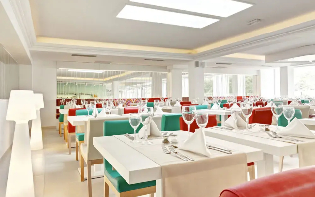 Grupotel Oasis