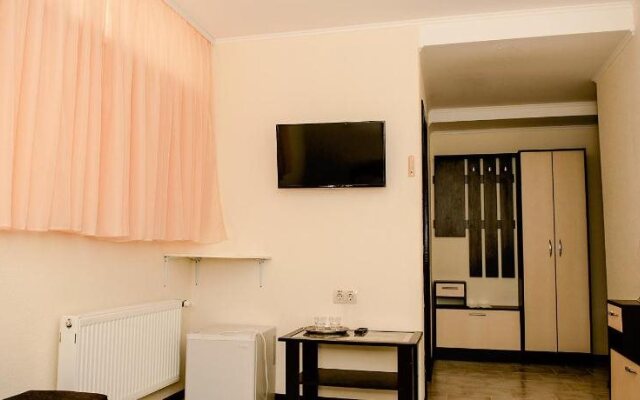 Breeze Hotel