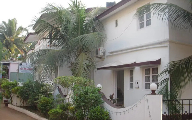 OYO StayOut Casino Palms Baga