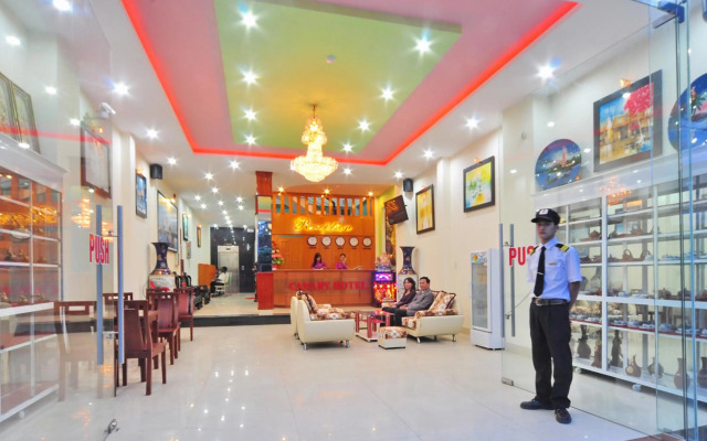 Canary Hotel Hue