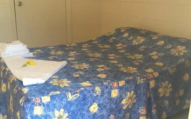 Transit Motel - Hostel