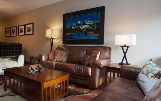 Rundle Cliffs Lodge by Spring Creek Vacation