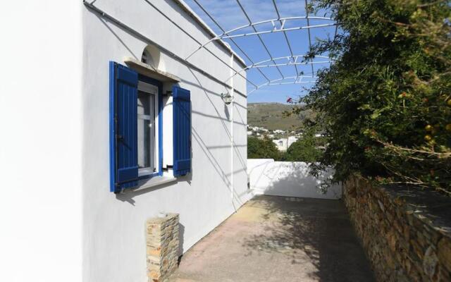 Lovely Studio Apartment For 2 Ppl In Tinos
