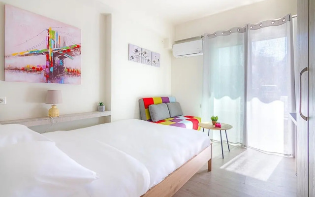 Modern Athens Studio by Cloudkeys