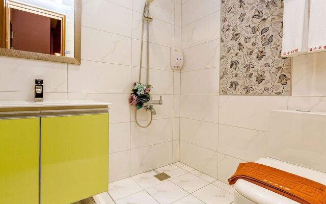 Mountain in Florence Homestay