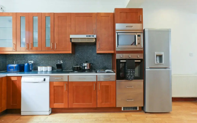 Platinum Apartments in Farringdon 9980