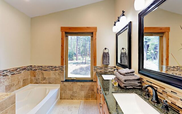 1573 Cree St Home