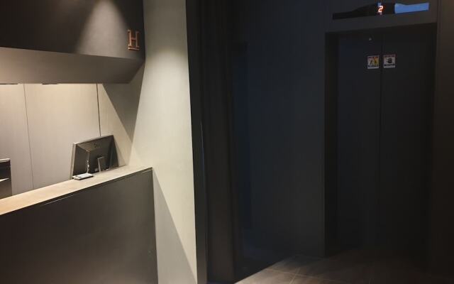 H hotel