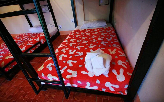 Baan Chalok Hostel