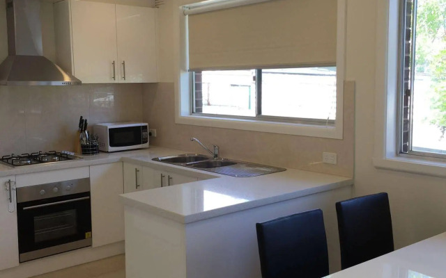 Ivy Units Glen Waverley