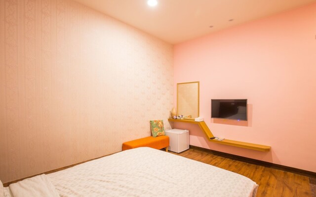 Holly House Homestay