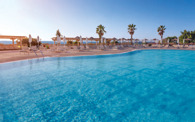 Grand Blue Beach Hotel