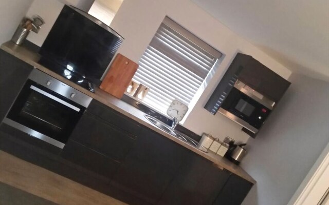 Crown Street House Serviced Apartments by Saffatel