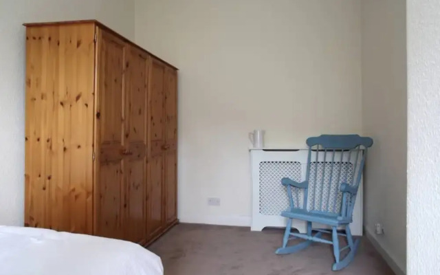 2 Bedroom Flat Near City Centre