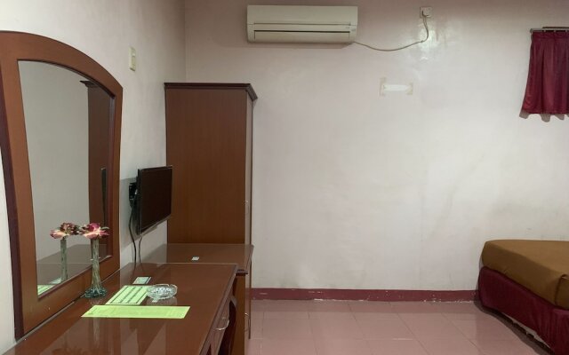 OYO 93650 Pondok Baruga 777 Near Sarewo Musik Studio Kendari