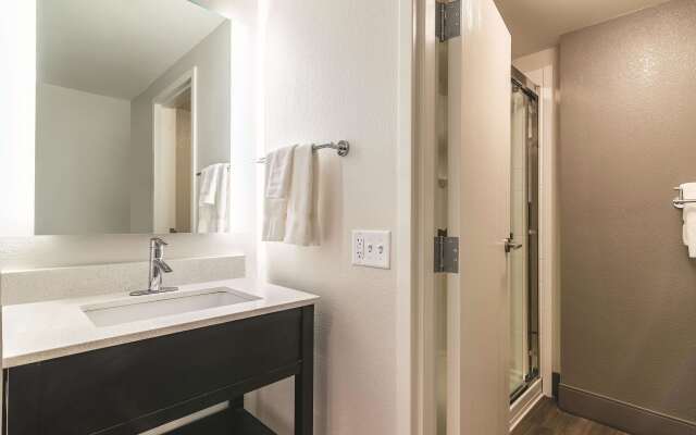 La Quinta Inn & Suites by Wyndham Salem NH