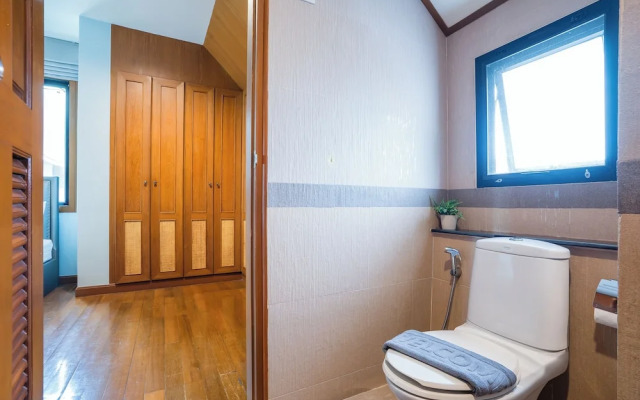 Natcha Pool Villa by Warin