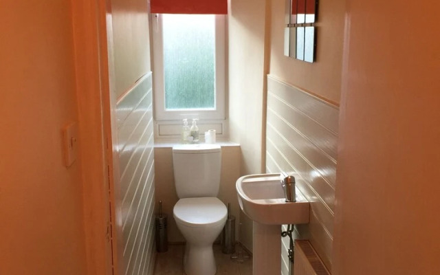 Great location 1 Bedroom Scotstoun Flat