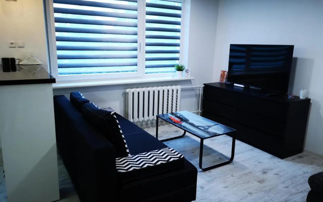 Black & White Studio