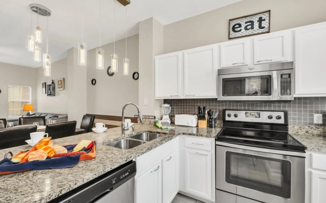 Family Oasis, Cozy Retreat With Bunk Room