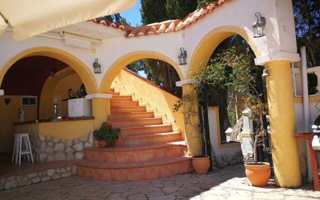 Lovely Holiday Home in Aigues With Private Swimming Pool