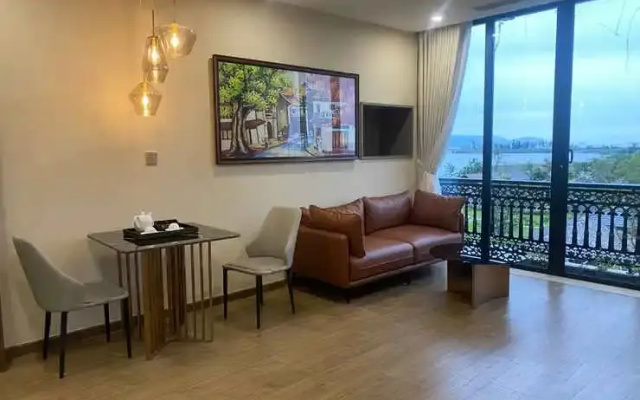 Cami Riverside Resort Da Nang