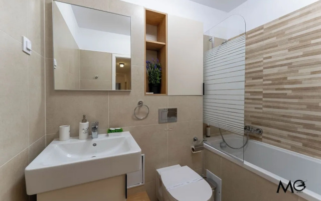 MoHost Sabina - Luxury with Balcony