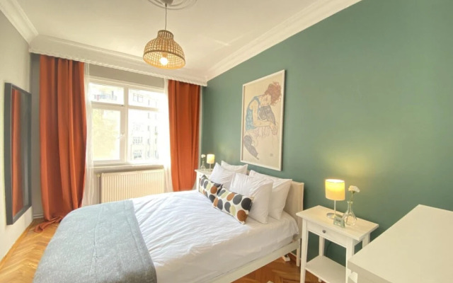 Lovely Flat with Central Location in Fatih